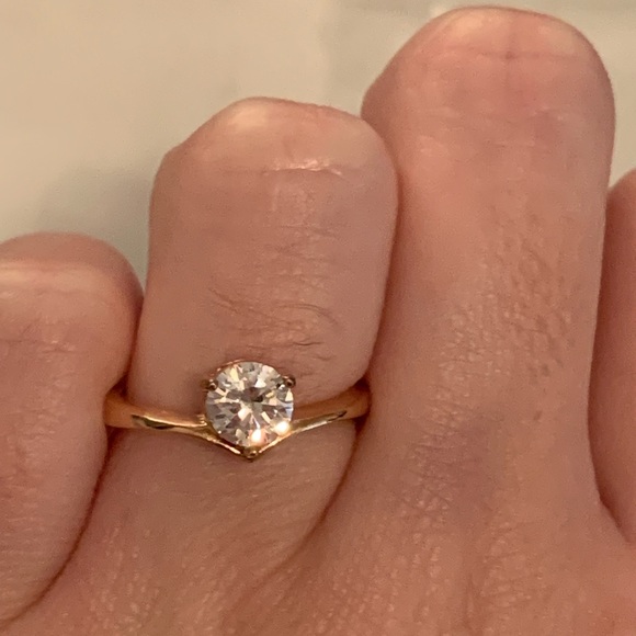 Rose Gold Round Diamond Ring - Picture 4 of 5